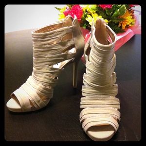 Never Worn BCBG Grey Heels
