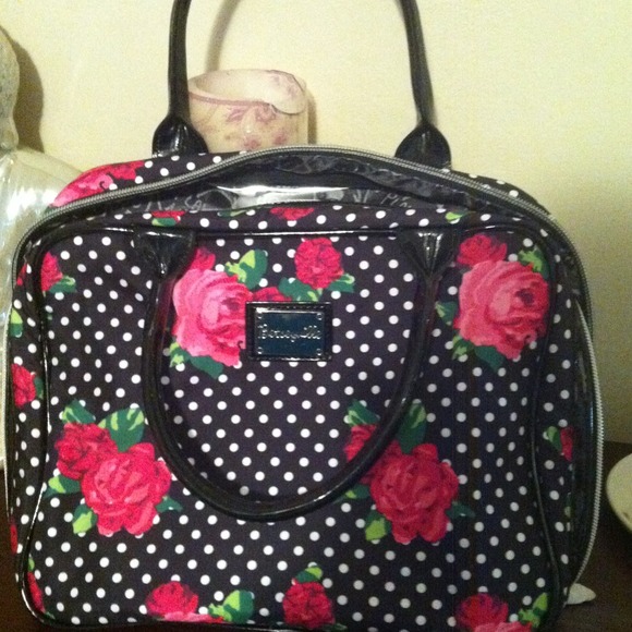 Bundle Betseyville travel case & purse