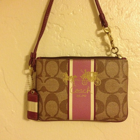 🌟SOLD🌟~Jmitch2u🔴Coachwristlet