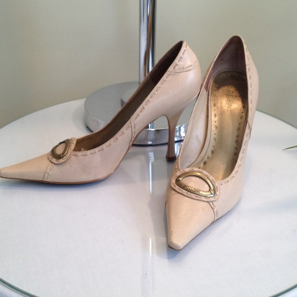 BCBGIRLS Size 8 1/2 heels