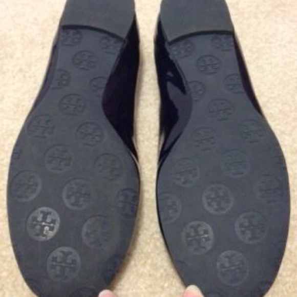 Sold!!!! Tory Burch sold out flats - Picture 2 of 2