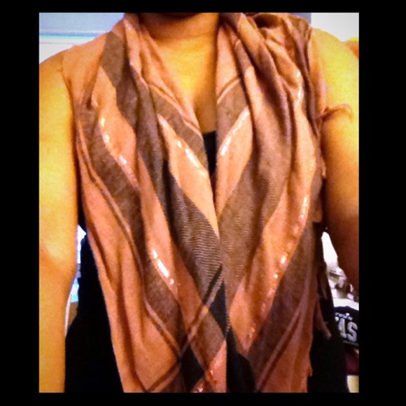 ✋🔴SOLD! Brown Scarf