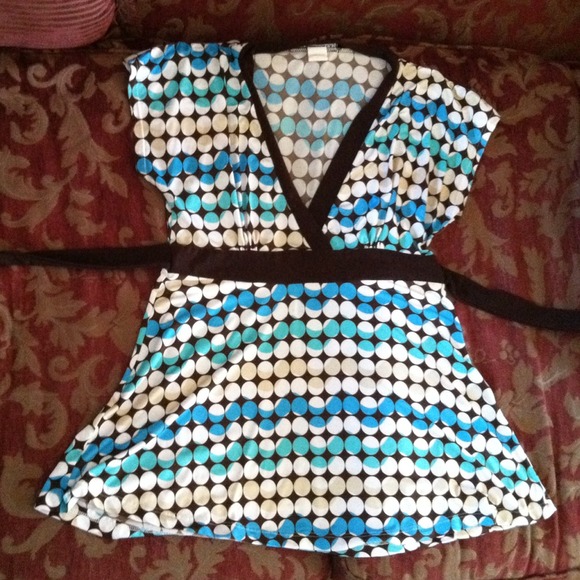 SOLD!!! Polka Dot V-neck Top w/tie