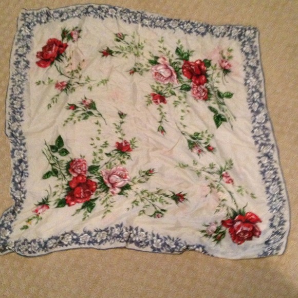 💢Sold💢Vintage floral scarf - Picture 2 of 3