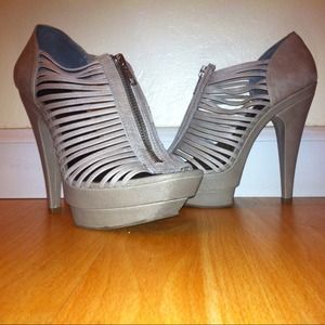 🚫SOLD🚫 Jessica Simpson heels