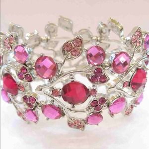 Crystal stretch floral bracelets