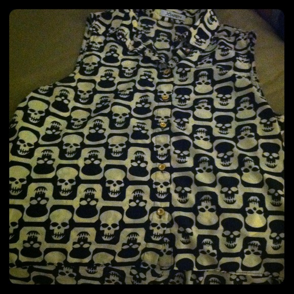 Skull Collared Button Up 💀