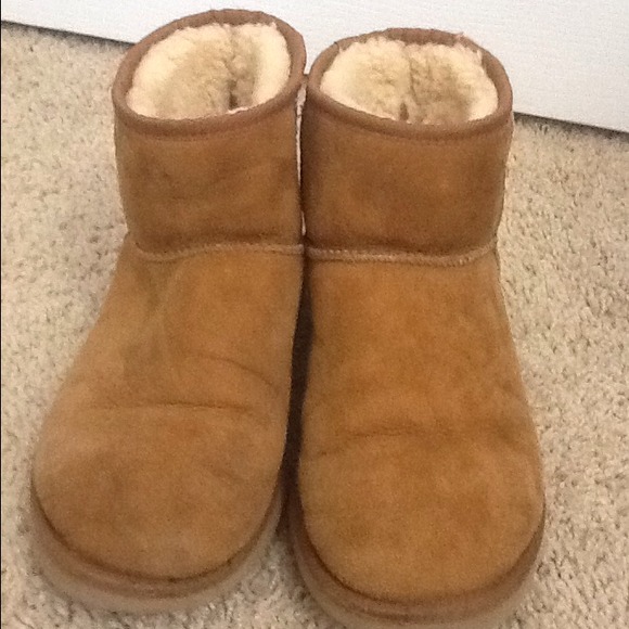 🌺SOLD 🌺Authentic chestnut mini Uggs