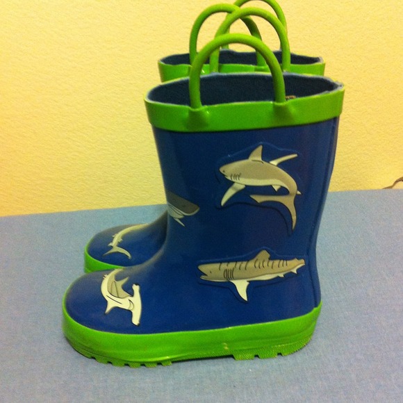 Bundle Boys rain boots and Nike tennis shoes
