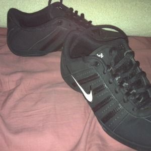🚫Reserve for @nanaa 🚫 Nike workout shoes