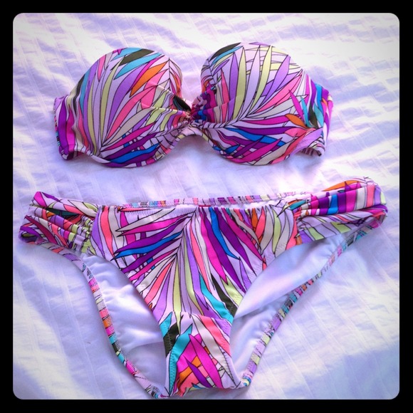 🌟SOLD🌟 Victoria's Secret Multipalms bathing suit
