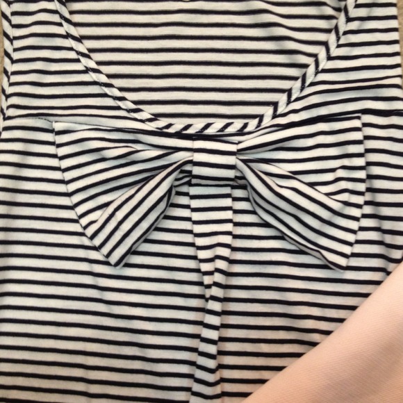 Sold!!Cute bow tank - Picture 2 of 2