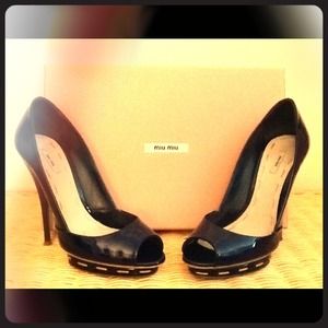 🚫SOLD🚫Authentic Miu Miu Patent Peep-Toe Pump