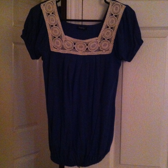 Lacey Neckline