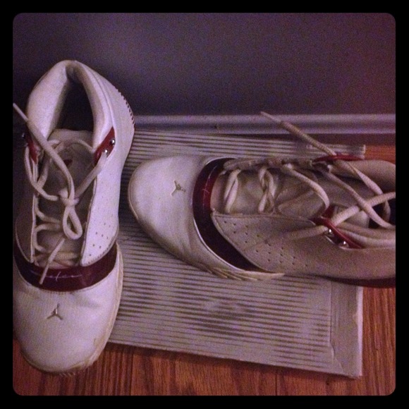 JORDANS JETER red/white sz 5boys