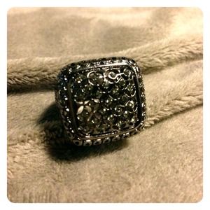 BCBGMAXARIA Oversize Ring