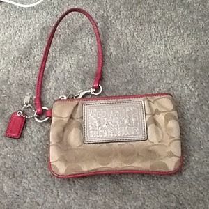 ❌SOLD❌✨Reduced✨Coach poppy wristlet