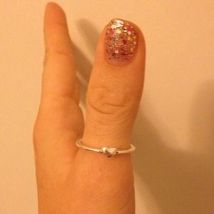 Silver heart thumb ring