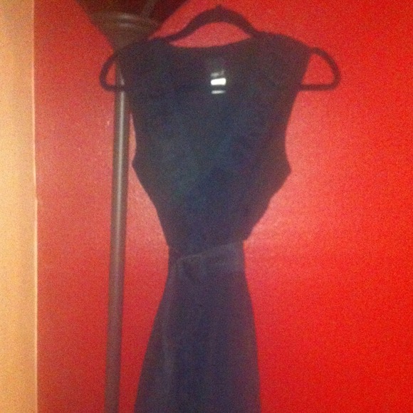 **🌹New pics! Belted black ruffle dress