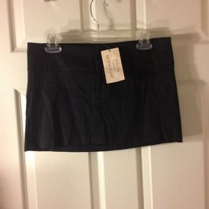 NBWT GUESS Black Mini Skirt Size- 28
