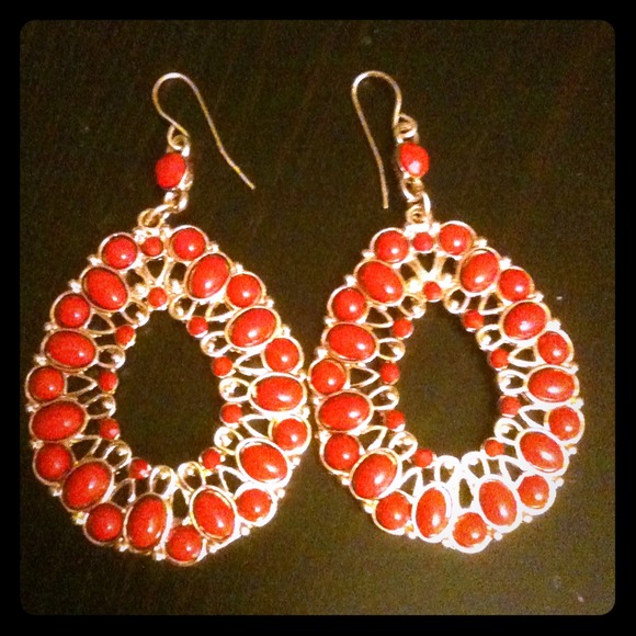 Gold and red dangle earings