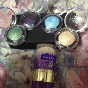 VS Beauty Rush Shadow & Shimmer Body Powder