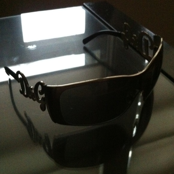 D & G silver sunglasses