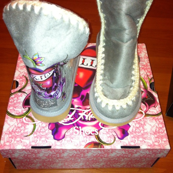 Size 7 Ed hardy boots- gray, never worn
