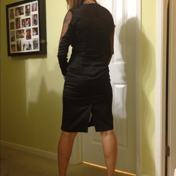 Fitted black dress - Picture 3 of 4