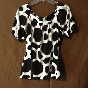 Black and whit top