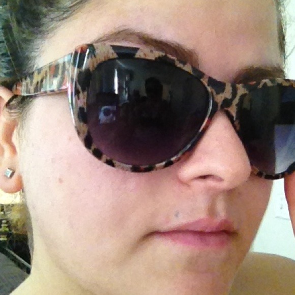 Accessories - ✨💃SOLD.. Cute shades