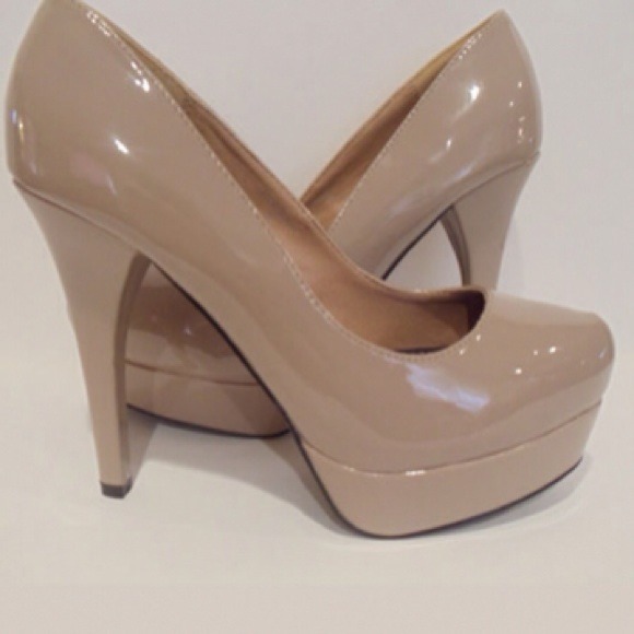 👠 N.I.B. Nude heels! 👠