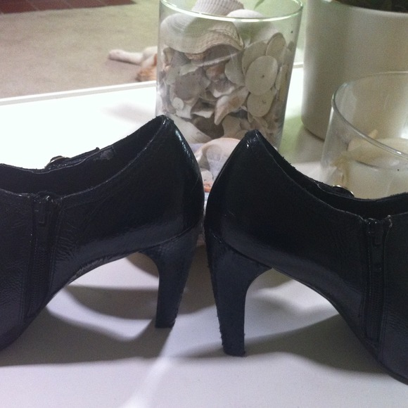💢Sold 💢Edelman black booties - Picture 2 of 4