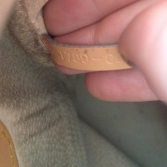 Louis Vuitton purse - Picture 2 of 3