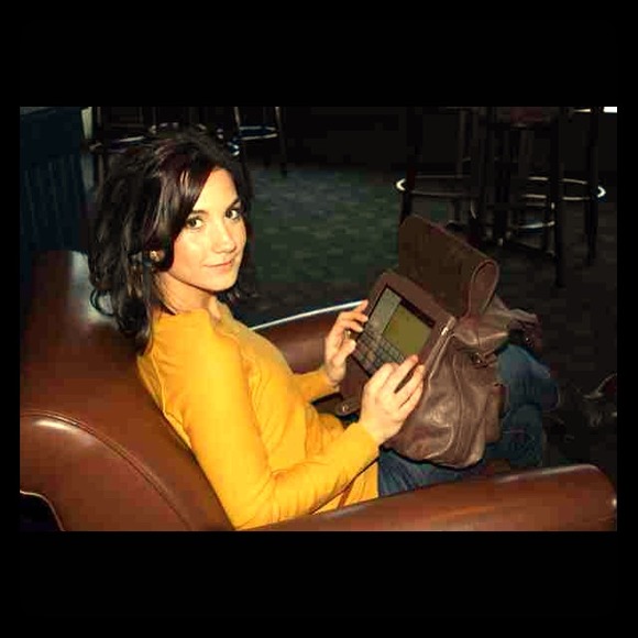 Versetta Ambra Hobo iPad Handbag - Picture 1 of 4