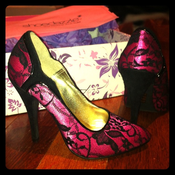 Magenta black lace high heels pumps 7