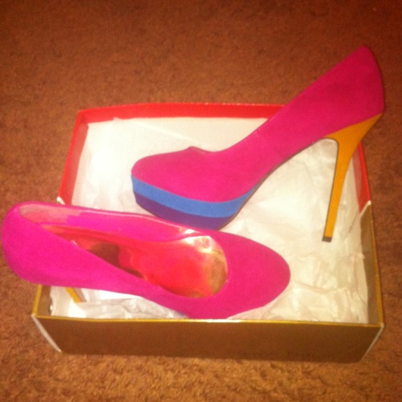 Shoes - High pumps! 👠