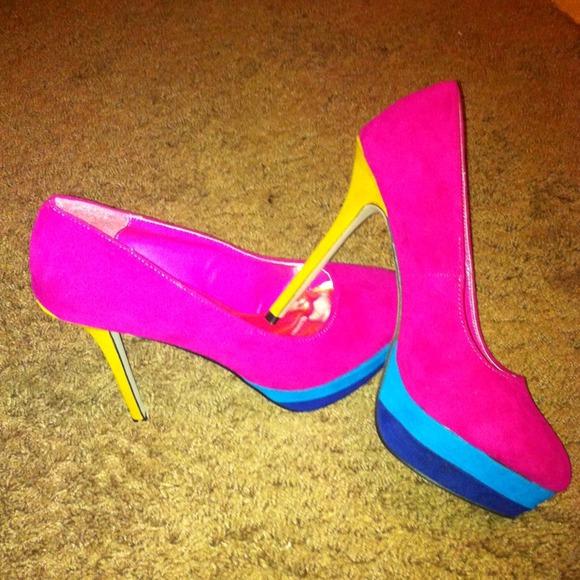 High pumps! 👠 - Picture 2 of 2