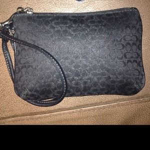 Reserve!!Authentic!!!!Coach Wristlet!