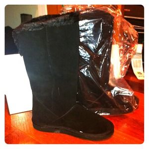 New black Nine West fur flat boots like uggs 7