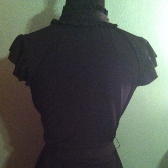 SOLD!! High Neck Ruffle Top - Picture 4 of 4