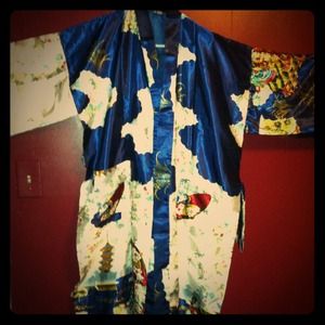 New Beautiful full length geisha kimono robe