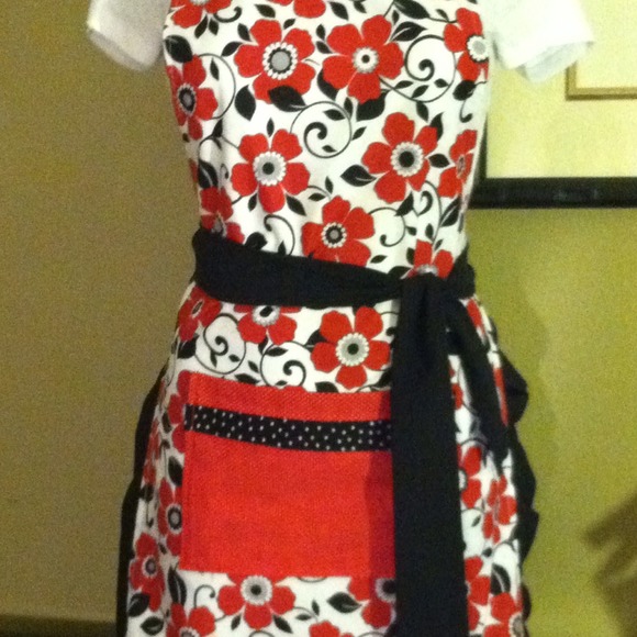 Aprons - Picture 4 of 4