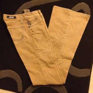 🎀NWT Rock & Republic corduroys