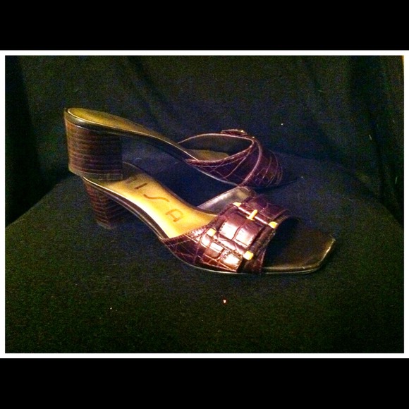 Unisa Croc Embossed Brown Leather - Picture 2 of 4