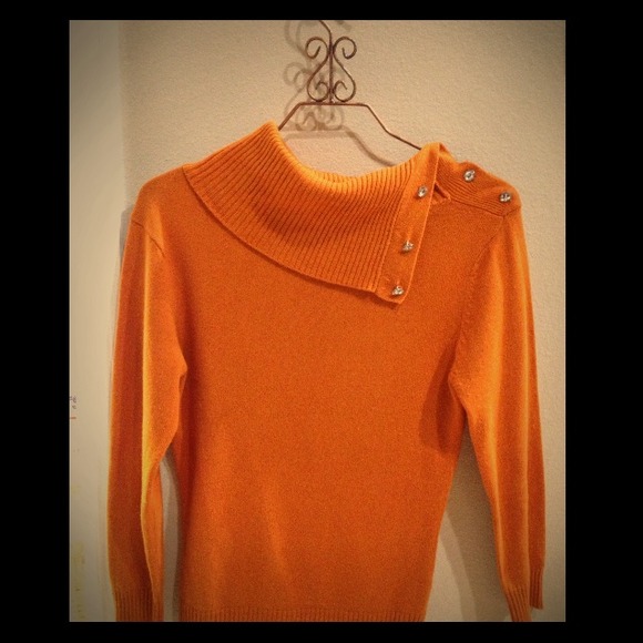 BCBG To The Max Silk & Cashmere Sweater