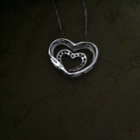 *REDUCED AGAIN!* White Gold Diamond Heart Necklace - Picture 2 of 4