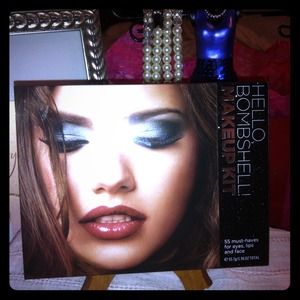 ✋Reserved✋Makeup Kit