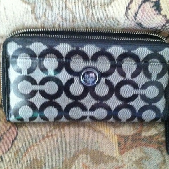 authentic coach wallet. RESERVED