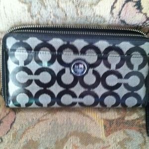 authentic coach wallet. RESERVED